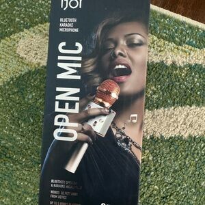IJoy open mic blue tooth karaoke microphone used once